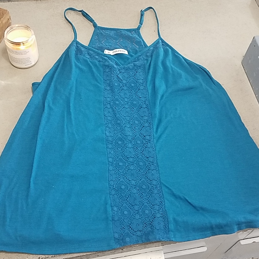 Lacey tank